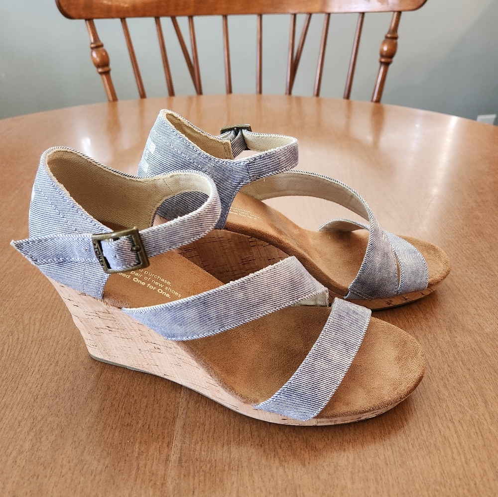 TOMS Blue Denim Type Sandal Wedges Women's Size 7 Buckle Strap Spring Summer